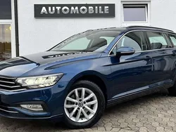 Aquamarinblau metallic Gebraucht 2023 VW Passat Business Kombi | 28.969 € (Fairer Preis)