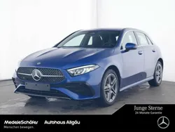 Lack spektralblau (metallic) Gebraucht 2024 Mercedes A250 AMG Limousine | 35.769 € (Etwas zu teuer)