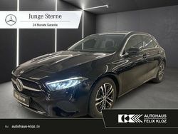 Kosmosschwarz Gebraucht 2023 Mercedes A200 Progressive Limousine | 30.400 € (Etwas zu teuer)
