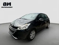 Schwarz Gebraucht 2014 Peugeot 208 Active Kleinwagen | 6.490 € (Etwas zu teuer)