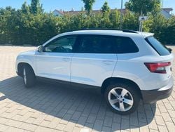 Weiß Gebraucht 2021 Skoda Karoq Ambition SUV | 20.999 € (Guter Preis)