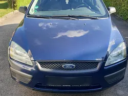 Blau Gebraucht 2005 Ford Focus Kleinwagen | 1.700 € (Fairer Preis)