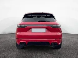 Rot Gebraucht 2022 Porsche Cayenne GTS SUV | 98.749 €
