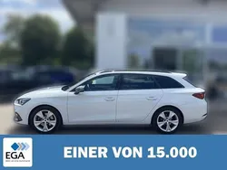 Weiß metallic Gebraucht 2022 Seat Leon ST FR-Line Kombi | 26.650 € (Fairer Preis)