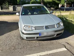 Grau Gebraucht 1999 VW Golf IV Kleinwagen | 2.200 €