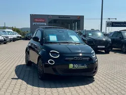 Colore esterno (onyx schwarz) Gebraucht 2022 Fiat 500e Icon Kleinwagen | 20.780 € (Etwas zu teuer)
