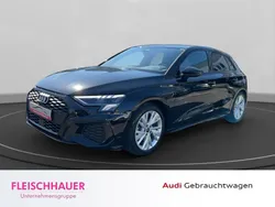 Mythosschwarz metallic Gebraucht 2024 Audi A3 Sportback S-Line Limousine | 34.980 € (Guter Preis)