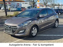 Braun Gebraucht 2015 Hyundai i30 Limousine | 7.990 € (Fairer Preis)