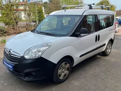 Weiß Gebraucht 2013 Opel Combo Selection Van / Kleinbus | 5.999 € (Etwas zu teuer)
