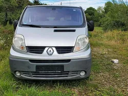 Silber Gebraucht 2008 Renault Trafic Van | 5.000 € (Etwas zu teuer)