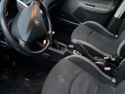 Grau Gebraucht 2011 Peugeot 206 Basis Kleinwagen | 2.800 € (Fairer Preis)