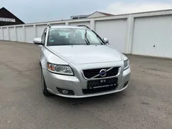 Silber Gebraucht 2011 Volvo V50 Kinetic Kombi | 3.400 € (Fairer Preis)