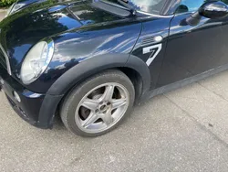 Schwarz Gebraucht 2005 Mini ONE Seven Kleinwagen | 3.500 € (Fairer Preis)