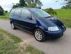 Blau Gebraucht 2009 VW Sharan Comfortline Van / Kleinbus | 6.499 €