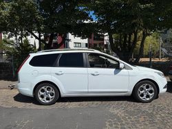 Weiß Gebraucht 2011 Ford Focus Kombi | 2.000 € (Superpreis)