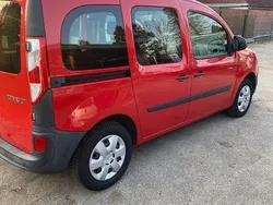 Rot Gebraucht 2017 Renault Kangoo Van / Kleinbus | 9.999 € (Fairer Preis)