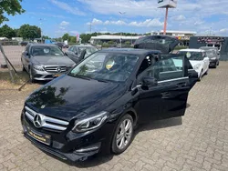 Schwarz Gebraucht 2018 Mercedes B200 Edition Van / Kleinbus | 16.999 € (Guter Preis)