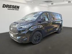 Schwarz Gebraucht 2024 Ford Tourneo Custom Titanium Van / Kleinbus | 47.950 € (Teuer)