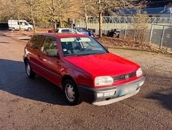 Rot Gebraucht 1994 VW Golf III Kleinwagen | 1.500 €
