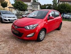 Rot Gebraucht 2012 Hyundai i20 Edition Limousine | 3.999 € (Fairer Preis)