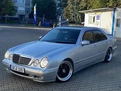 Silber Gebraucht 2002 Mercedes E320 Limousine | 10.500 €