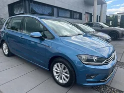 Blau Gebraucht 2015 VW Golf Sportsvan LOUNGE Van / Kleinbus | 10.440 € (Guter Preis)