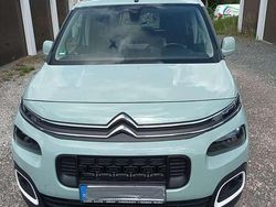 Grün Gebraucht 2019 Citroën Berlingo Feel Van / Kleinbus | 14.350 € (Teuer)