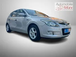 Champagne silvermet. Gebraucht 2011 Hyundai i30 Edition Limousine | 3.999 € (Fairer Preis)
