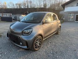 Grau Gebraucht 2021 Smart ForFour Electric Drive Kleinwagen | 13.000 €