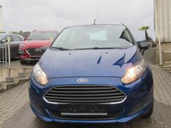 Blau Gebraucht 2015 Ford Fiesta Ambiente Kleinwagen | 5.990 € (Guter Preis)