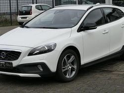 Weiß Gebraucht 2013 Volvo V40 CC Kombi | 10.990 € (Fairer Preis)