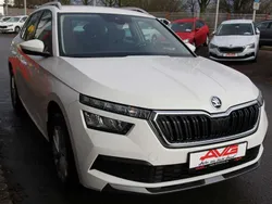 Candy weiss (metallic) Gebraucht 2024 Skoda Kamiq SUV | 19.900 € (Guter Preis)