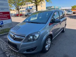 Grau Gebraucht 2011 Opel Zafira Design Edition Van / Kleinbus | 3.990 € (Guter Preis)
