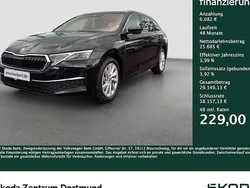 Schwarz Gebraucht 2024 Skoda Octavia Selection Kombi | 31.767 € (Fairer Preis)
