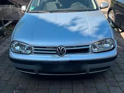 Silber Gebraucht 2003 VW Golf IV Limousine | 300 € (Superpreis)