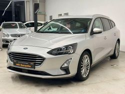 Grau Gebraucht 2019 Ford Focus Titanium Limousine | 10.990 € (Guter Preis)