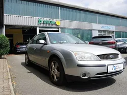 Silber Gebraucht 2001 Ford Mondeo Ghia Limousine | 1.500 € (Etwas zu teuer)