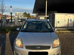 Silber Gebraucht 2008 Ford Fiesta Limousine | 1.800 € (Fairer Preis)
