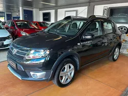 Schwarz Gebraucht 2015 Dacia Sandero Prestige Kleinwagen | 8.390 € (Fairer Preis)