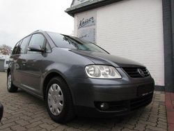 Grau Gebraucht 2005 VW Touran Highline Van / Kleinbus | 3.350 € (Etwas zu teuer)