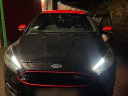 Schwarz Gebraucht 2017 Ford Focus ST-Line Limousine | 12.600 € (Etwas zu teuer)