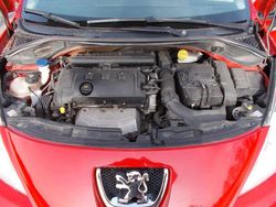 Rot Gebraucht 2012 Peugeot 207 Forever Limousine | 3.500 € (Fairer Preis)