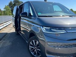 Grau Gebraucht 2023 VW T7 Style Van | 52.000 € (Guter Preis)