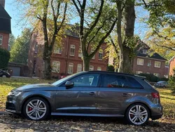 Grau Gebraucht 2019 Audi S3 Sportback Sport Kombi | 31.500 € (Etwas zu teuer)