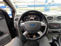 Schwarz Gebraucht 2010 Ford Focus Kombi | 1.000 € (Guter Preis)