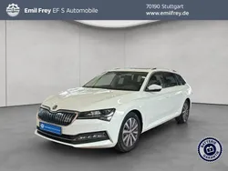 Moonweiß perleffekt Gebraucht 2022 Skoda Superb Style Kombi | 25.890 € (Fairer Preis)