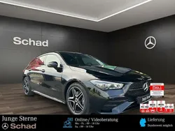Metalliclack kosmosschwarz Gebraucht 2024 Mercedes CLA180 Shooting Brake AMG Kombi | 34.180 €