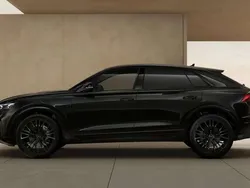 Mythosschwarz metallic Neu 2025 Audi Q8 S-Line SUV | 92.485 €
