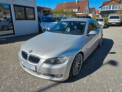 Silber Gebraucht 2009 BMW 325 Comfort Edition Coupé | 9.990 € (Fairer Preis)