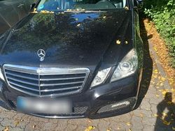 Schwarz Gebraucht 2010 Mercedes E200 Avantgarde Limousine | 8.800 € (Etwas zu teuer)